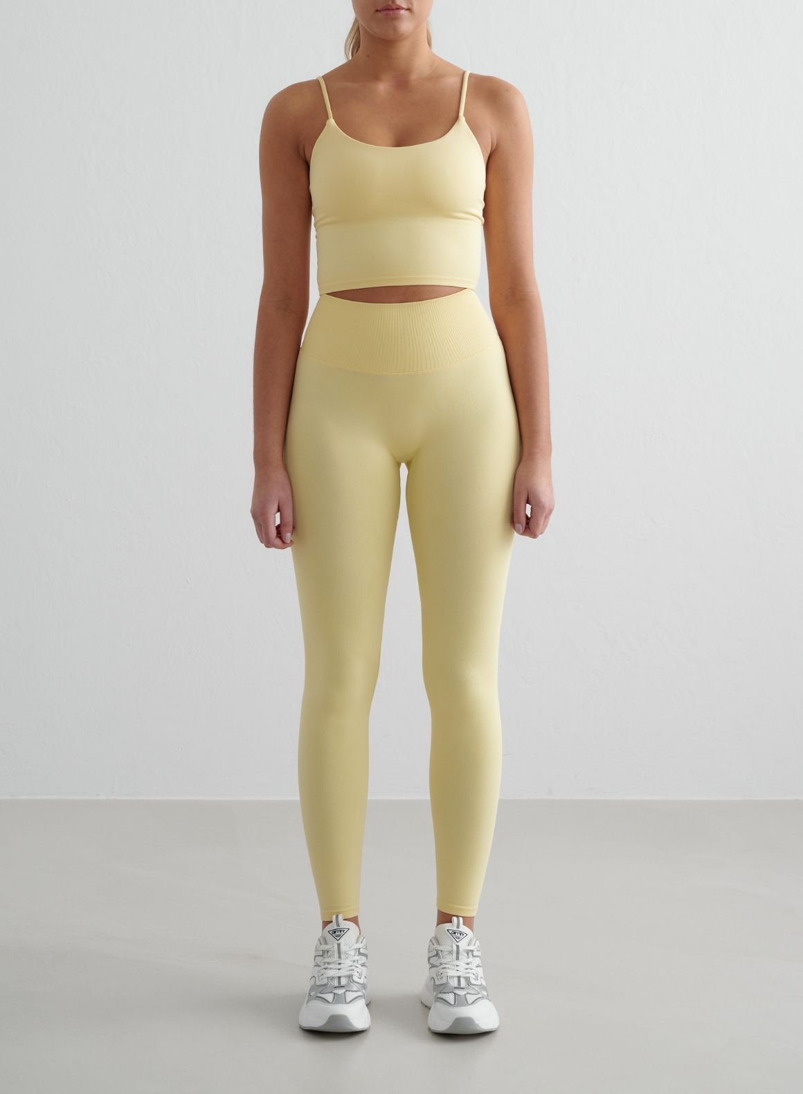 Co Activewear - Mellow Shape Seamless Strap Singlet fourth image
