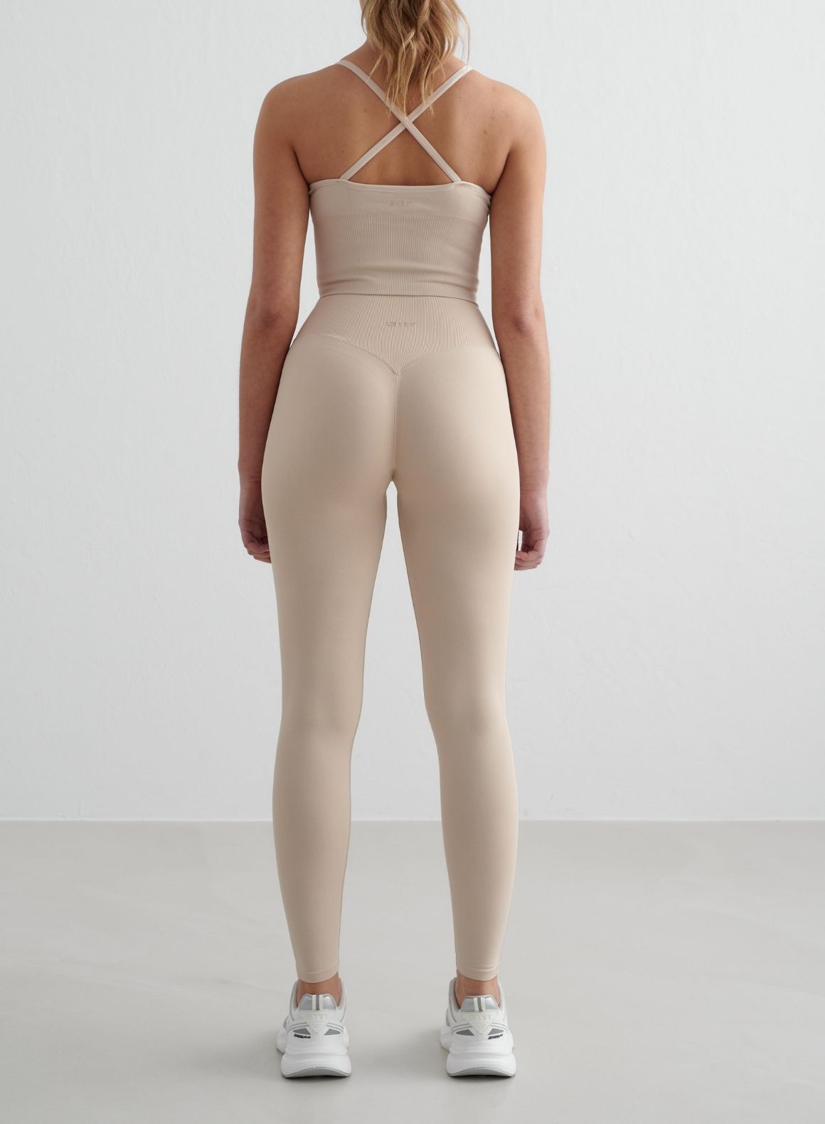 Co Activewear - Clay Shape Seamless Cross Back Bralette fifth image