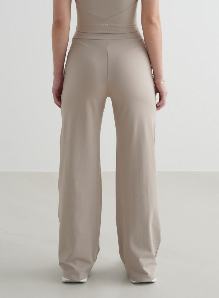 Dark Clay Sense Wide Petite Pants [S - 162 cm]