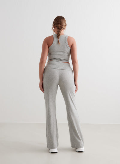 [The model wears size M and is 176 cm.]