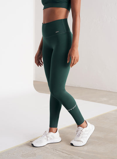 [The model wears size XS and is 167cm.]